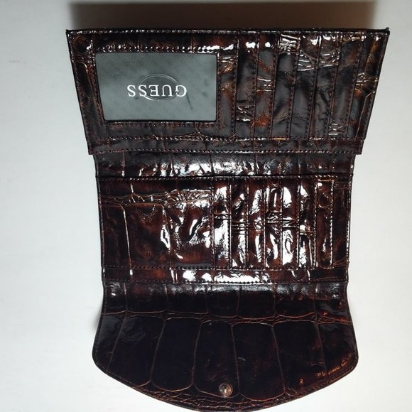 Guess Clutch Wallet - Picture 3 of 4